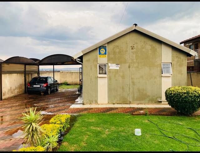 2 BEDROOM HOUSE FOR SALE IN PROTEA GLEN